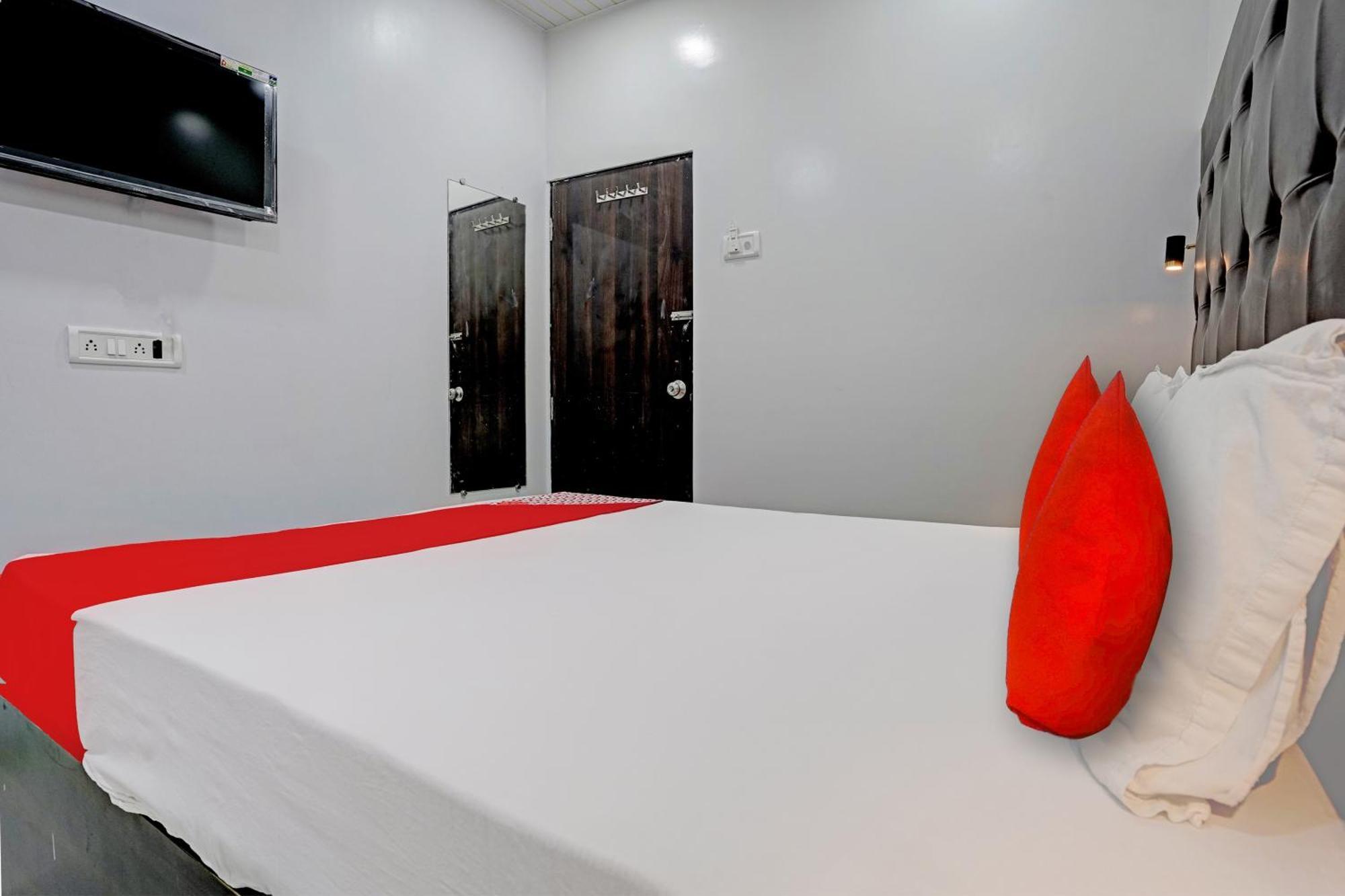 O Nithyanand Hotel